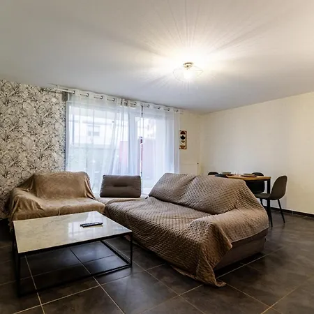 Proche Centre Republique Apartment *